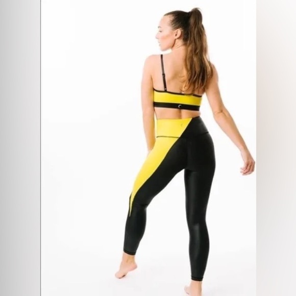 💛🖤 2 piece Yellow and Black Activewear top has tags bottom does not. - Picture 2 of 5